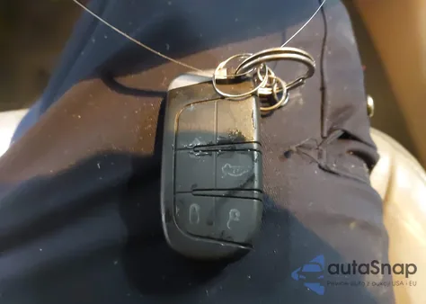 2014 Chrysler 300 z USA, uszkodzony, nr VIN 2C3CCAAG9EH141727